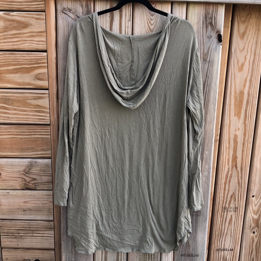 Like new! - ISLAND COMPANY Vintage Island Long Sleeve Tunic Length Tee - Picture 6 of 7